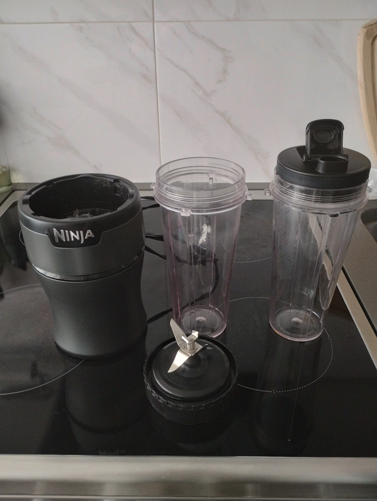 Ninja Nutri-Blender Pro with 2 To-Go Cups - photo 2