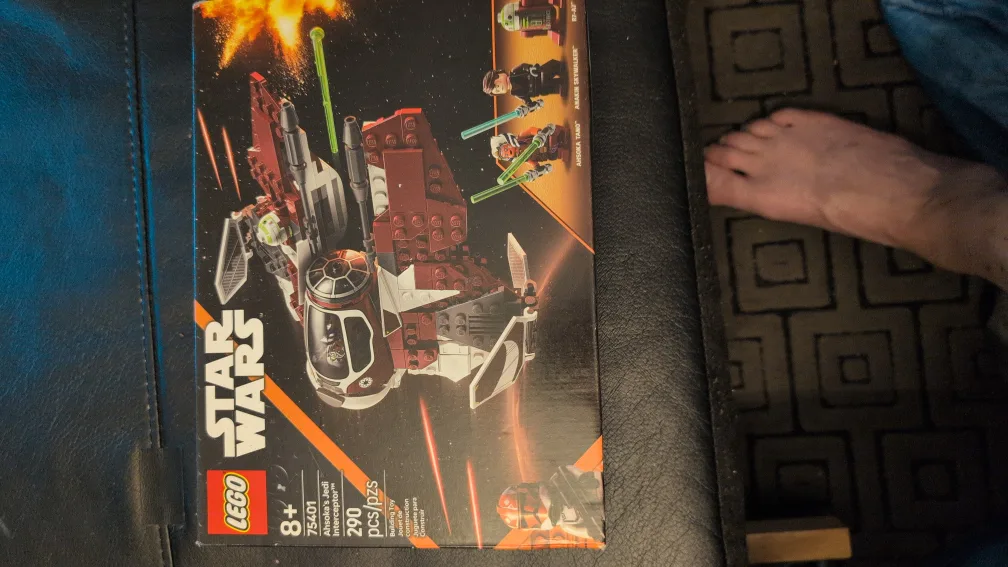 LEGO Star Wars Ahsoka's Jedi Interceptor 75401 thumbnail
