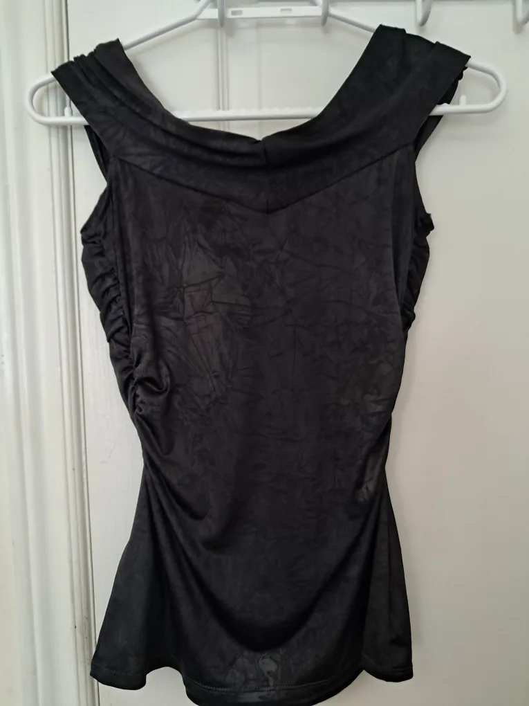 Guess Black Top - Size S image indicator(2)