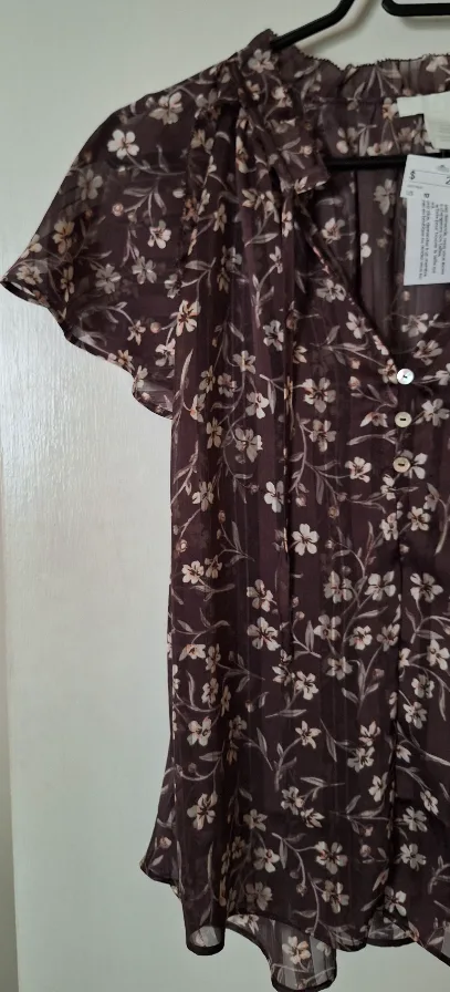 H&M Floral Blouse - Size 10 image indicator(3)