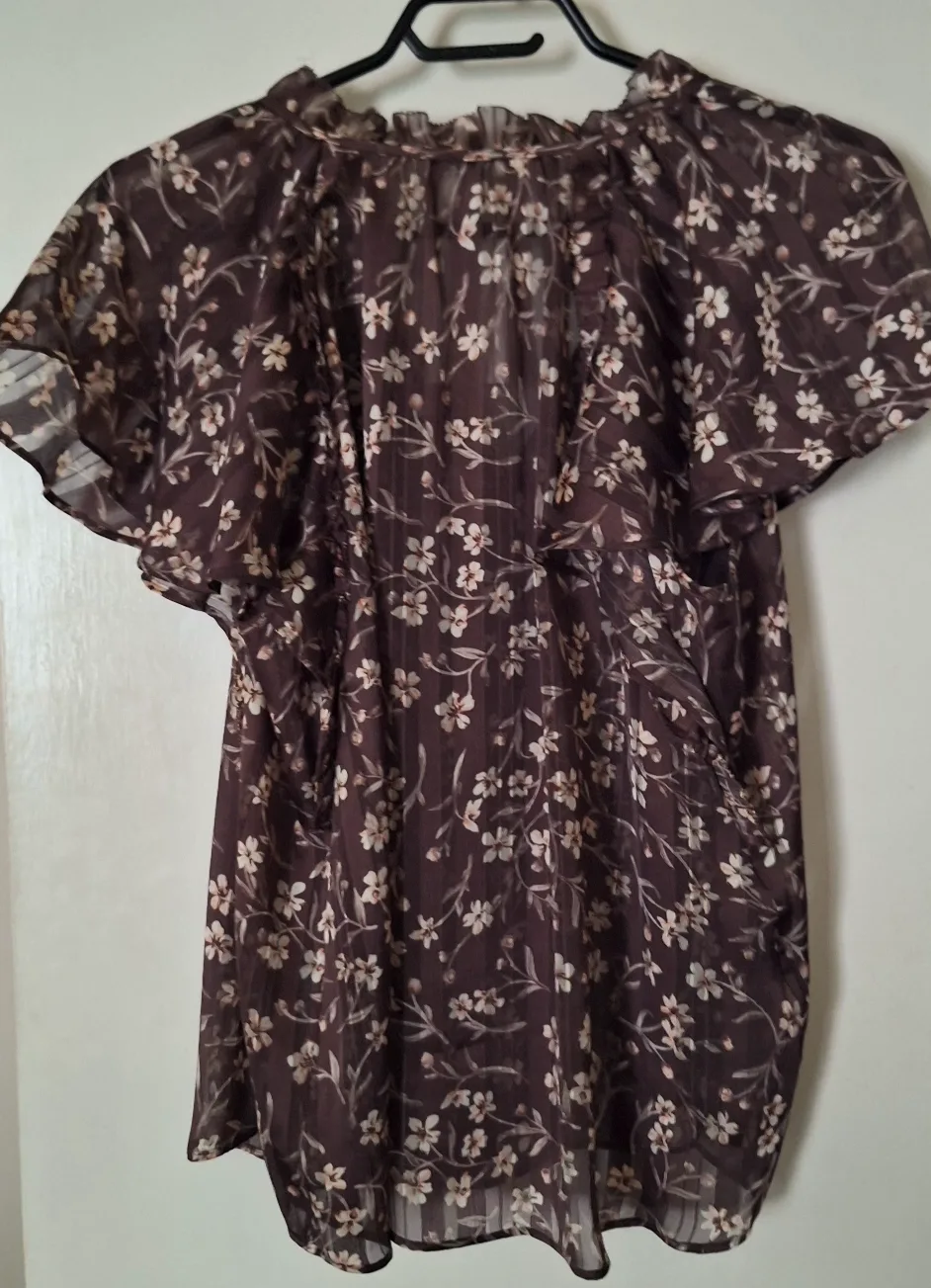 H&M Floral Blouse - Size 10 image indicator(5)