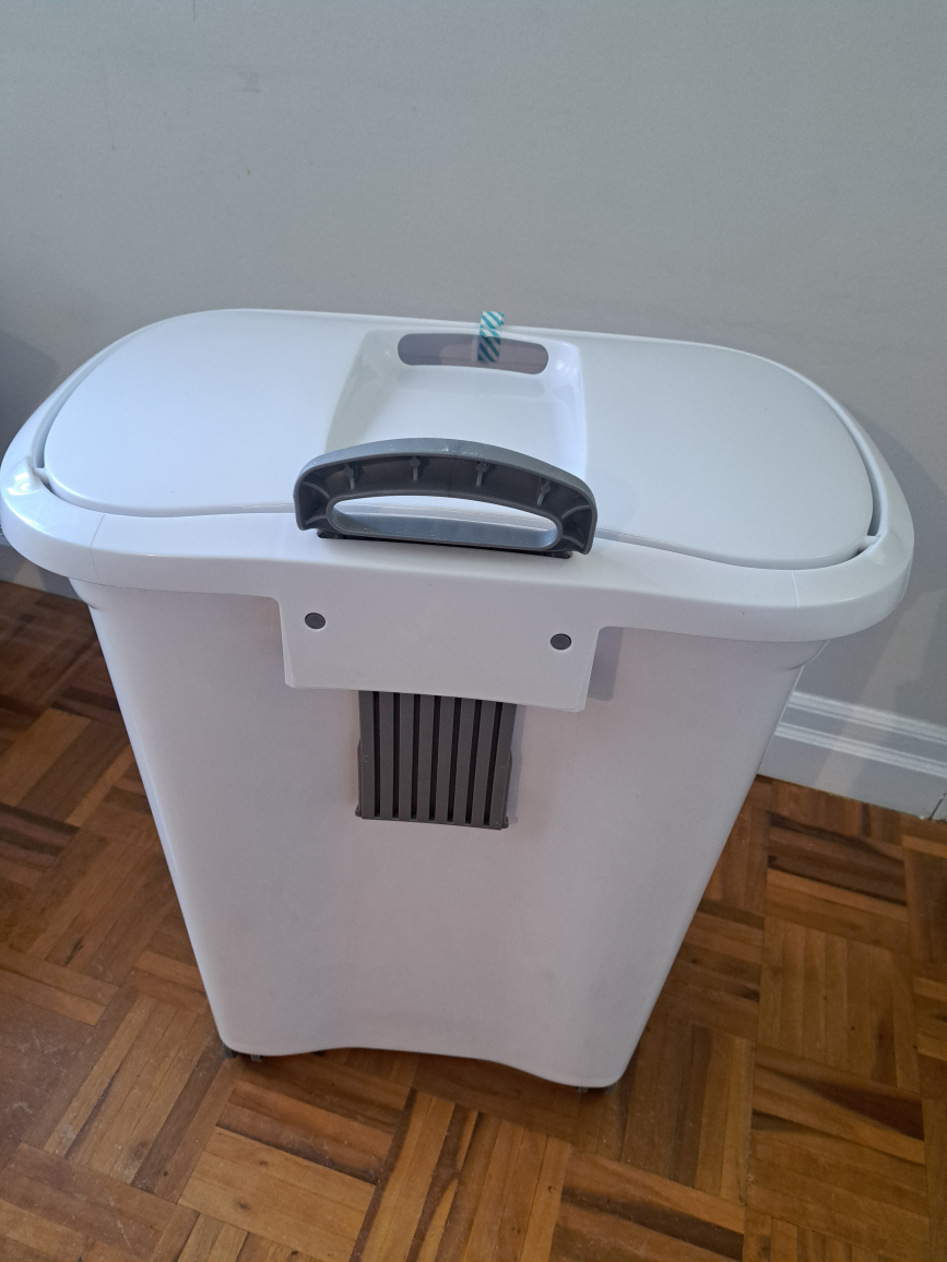Laundry Basket with Lid - photo 3