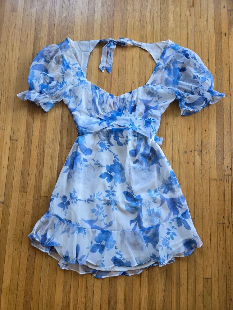 NWT Windsor Blue Floral Mini Dress M image indicator(3)