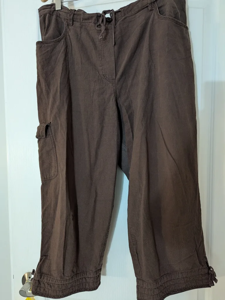 Brown Cargo Capri Pants, Size X thumbnail