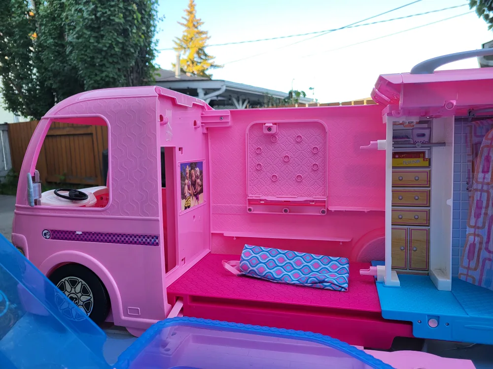 Barbie camper image indicator(4)