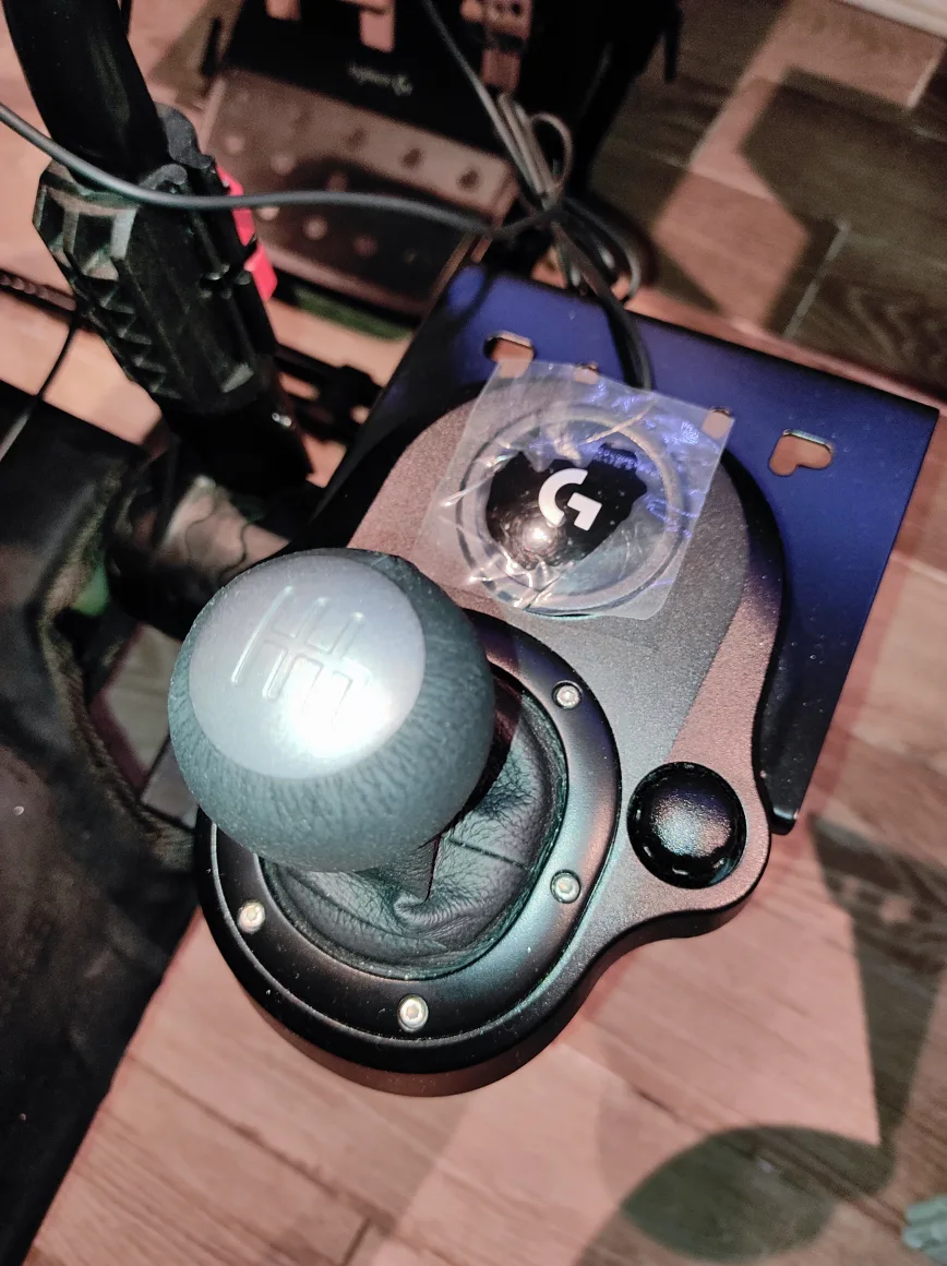 Logitech G920 Racing Wheel & Pedals image indicator(6)