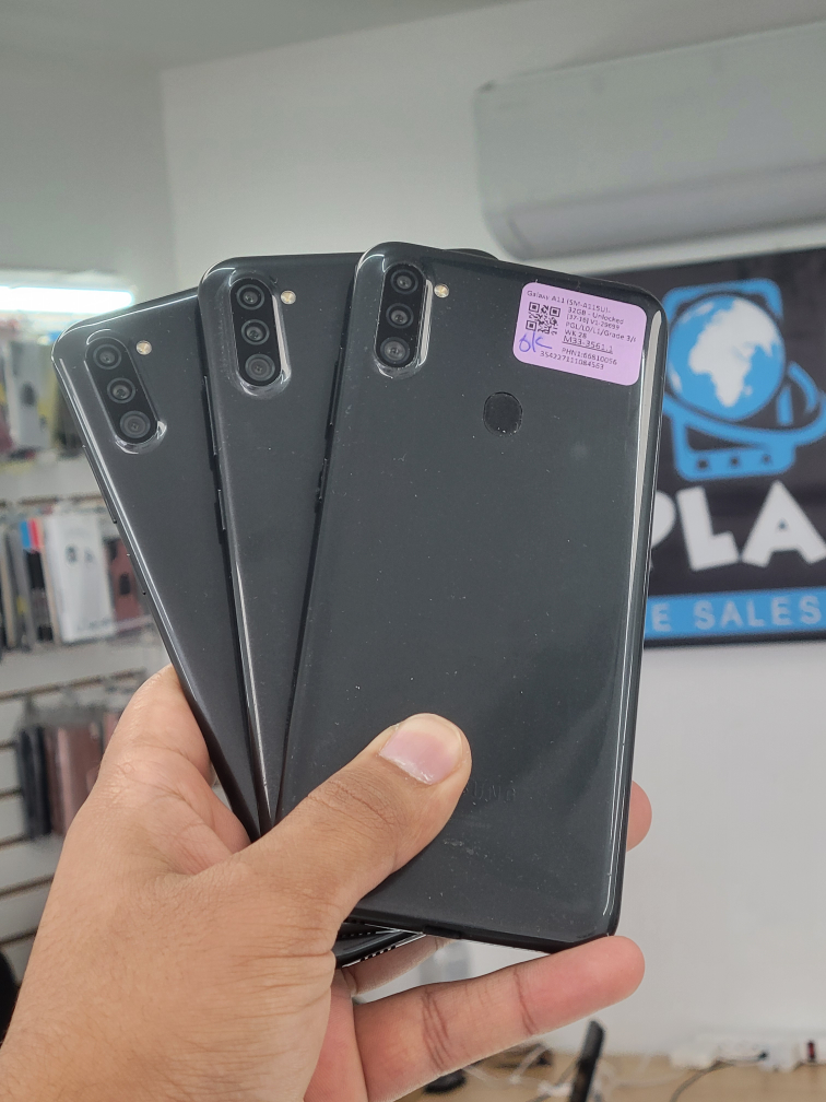 Samsung Galaxy A11 - Black Smartphone - photo 4