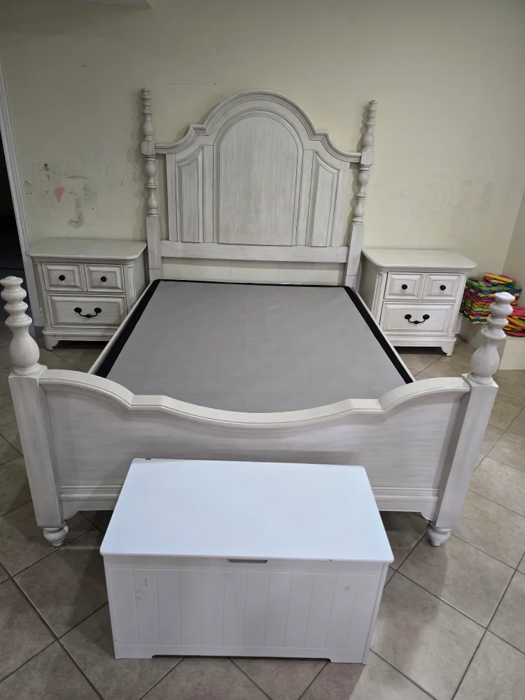 5-piece king bedroom thumbnail