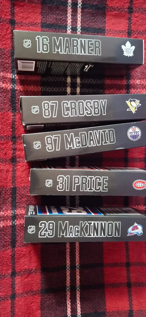 Tim Hortons NHL Superstar Collectable Sticks image indicator(3)