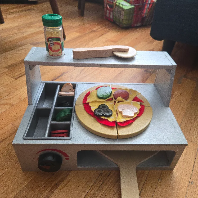 Melissa & Doug Wooden Pizza Counter Play Set