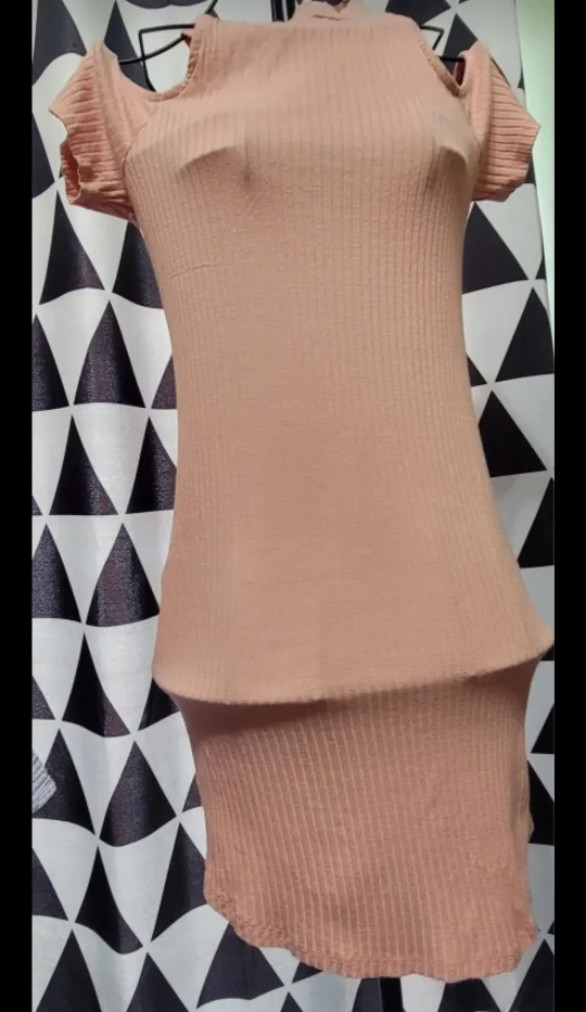 🧡 Guess Peach Ribbed Dress - Size M thumbnail