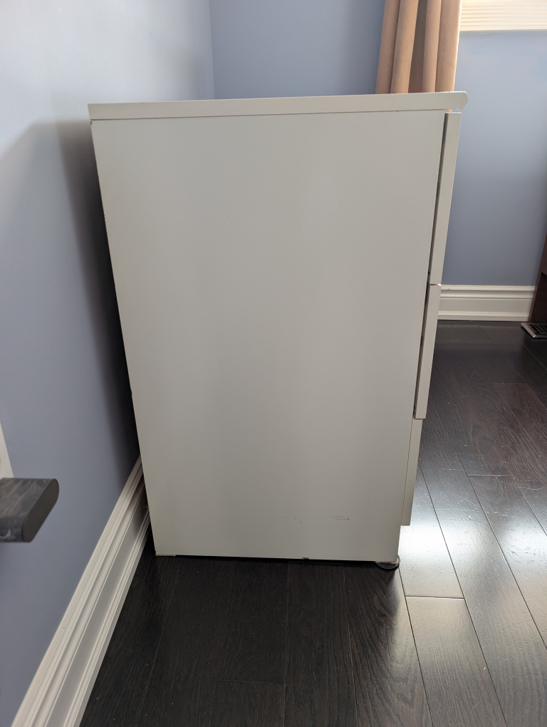 White 3-Drawer Dresser - Good Condition - photo 3