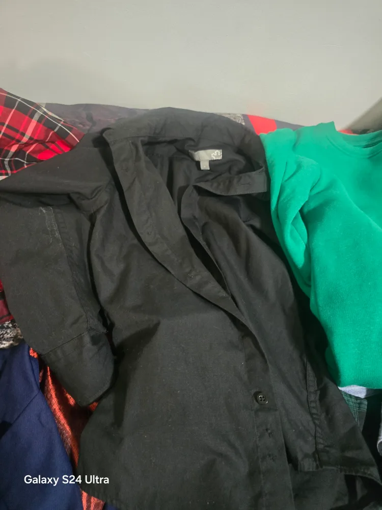 Mixed Clothing Lot - Kangol, Old Navy, Chaps image indicator(3)