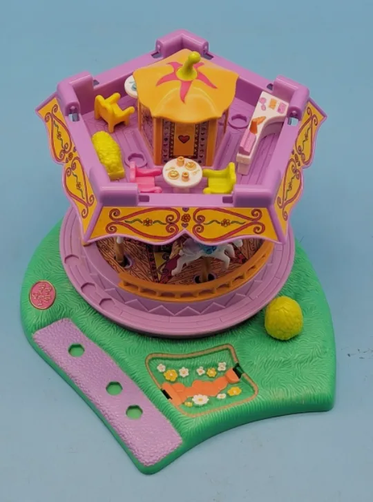 Polly Pocket Carousel Compact Playset image indicator(2)