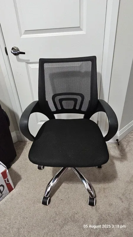 Black Mesh Office Chair thumbnail
