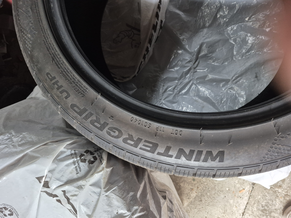 Michelin Winter Grip 235/45R18 Tire