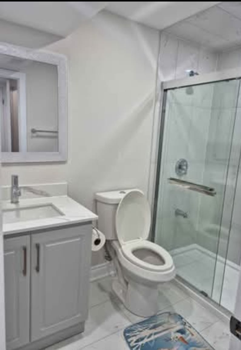 one  bedroom ,hall & kitchen basement apartment for rent - photo 5