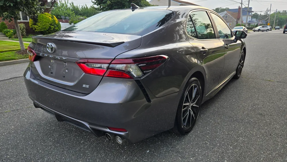 2024 Toyota Camry SE Sedan - Gray image indicator(5)