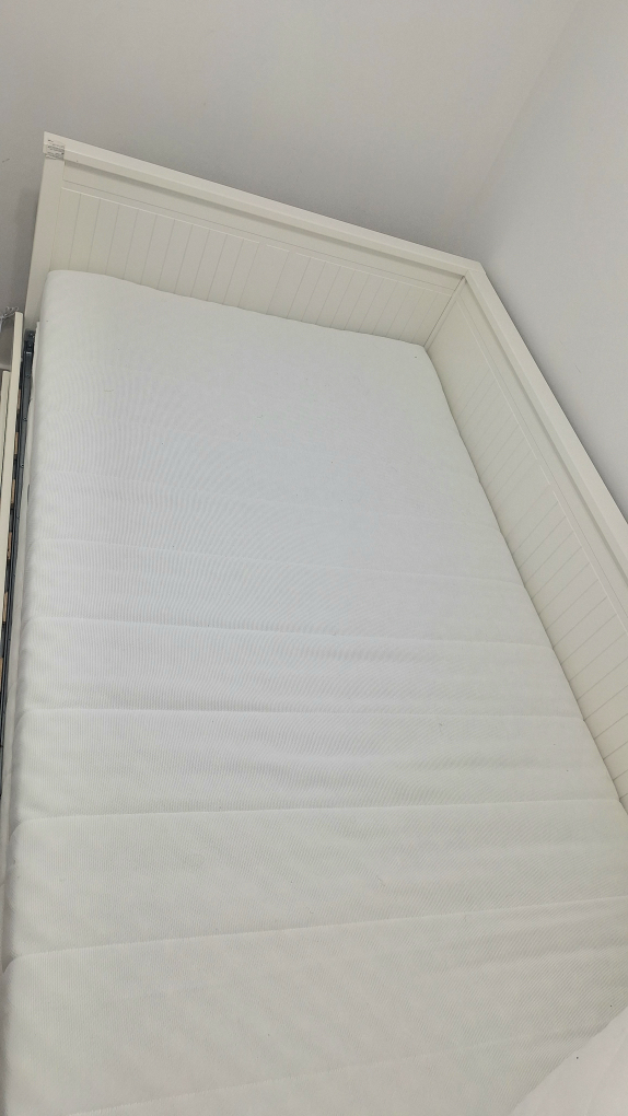 IKEA Hemnes Daybed Frame with Mattressx2 - photo 2