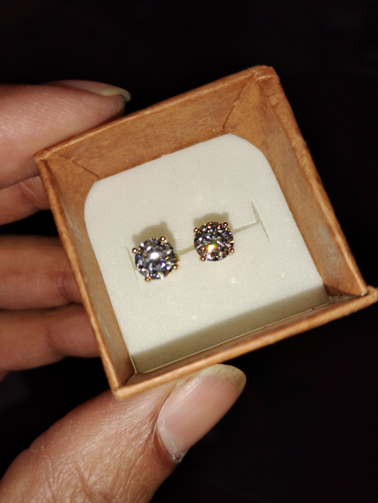 GRA Moissanite Stud Earrings - photo 3
