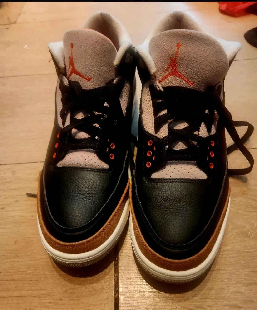 Jordan Retro 3 Black Gold US 10 image indicator(6)