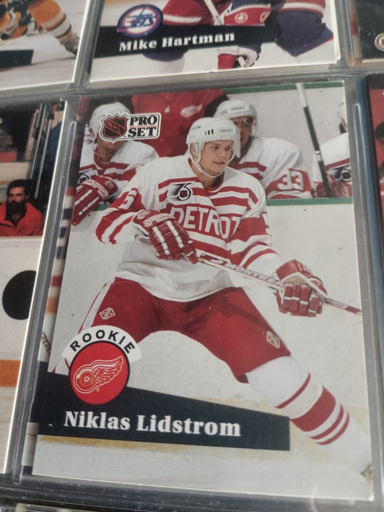 Niklas Lidstrom Rookie Card - Detroit Red Wings