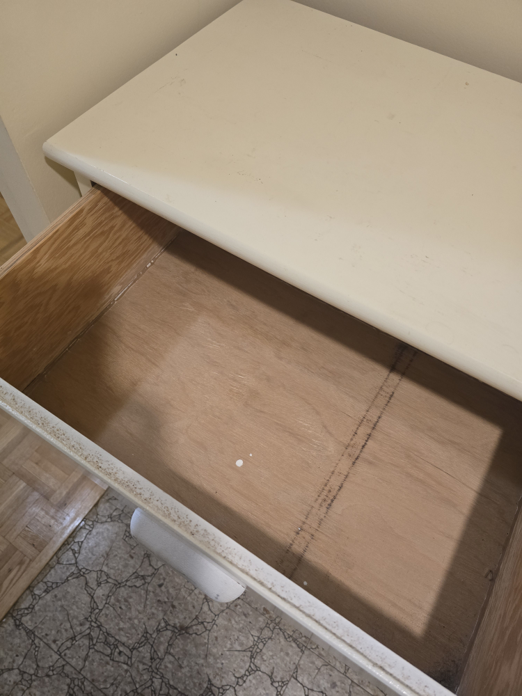 White 4-Drawer Dresser - photo 2