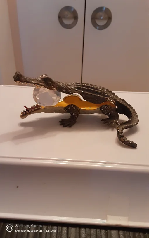 Vintage Crocodile Trinket Box image indicator(2)