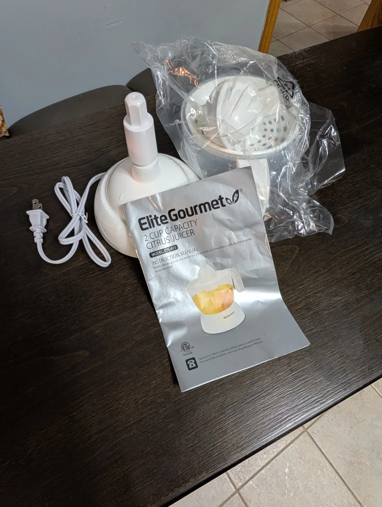 Elite Gourmet 2-Cup Capacity Citrus Juicer - New thumbnail