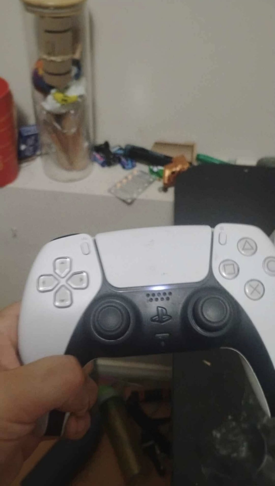 Sony PlayStation 5 (PS5) Console - Like New! - photo 3