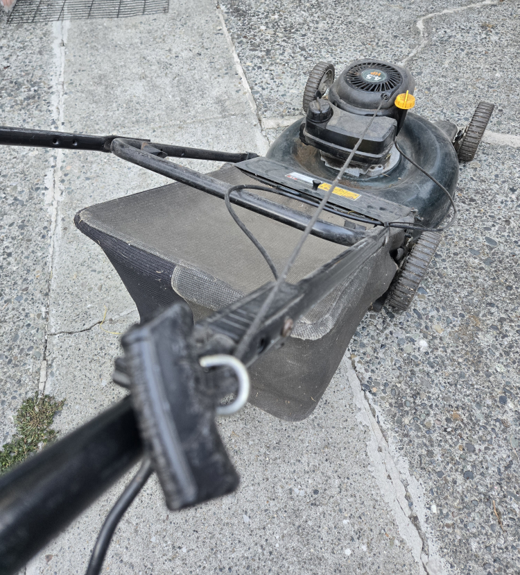 Yardworks 4.5 HP Lawn Mower - photo 4