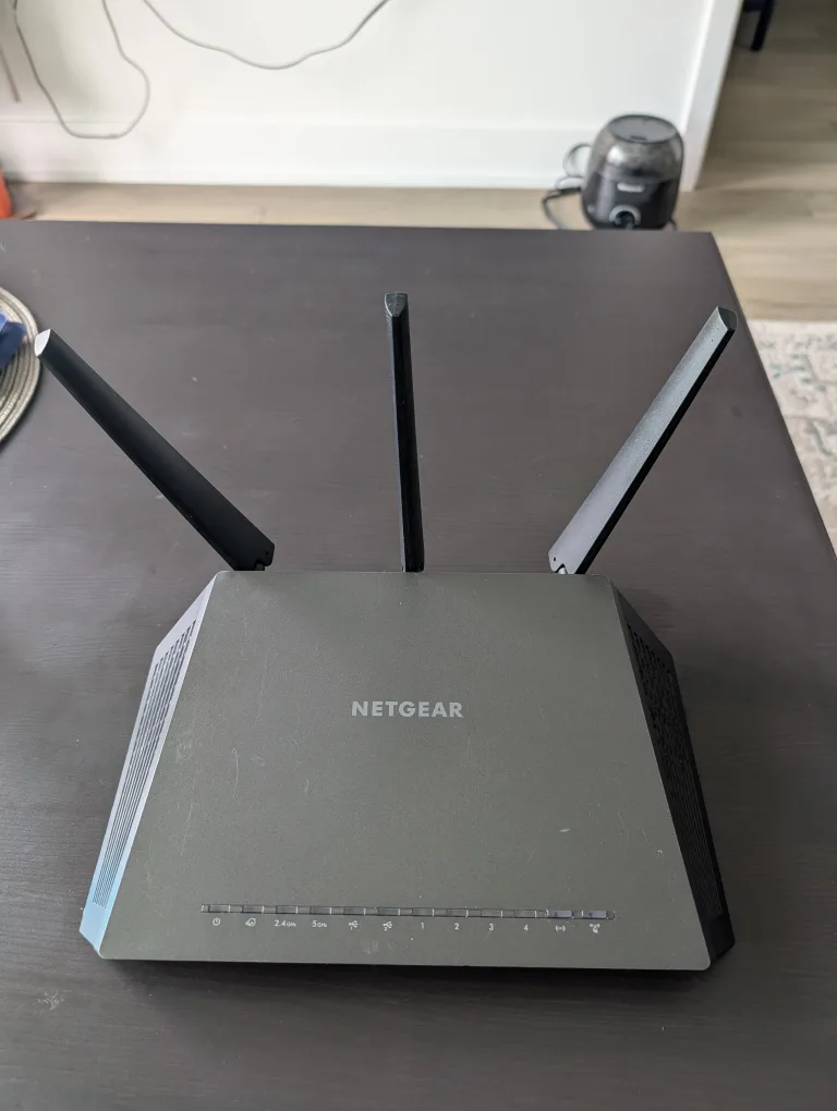 Netgear Nighthawk AC2300 Smart WiFi Router thumbnail