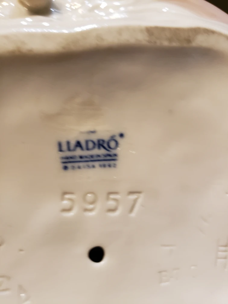 Lladró Figurine #5957, Porcelain - photo 5