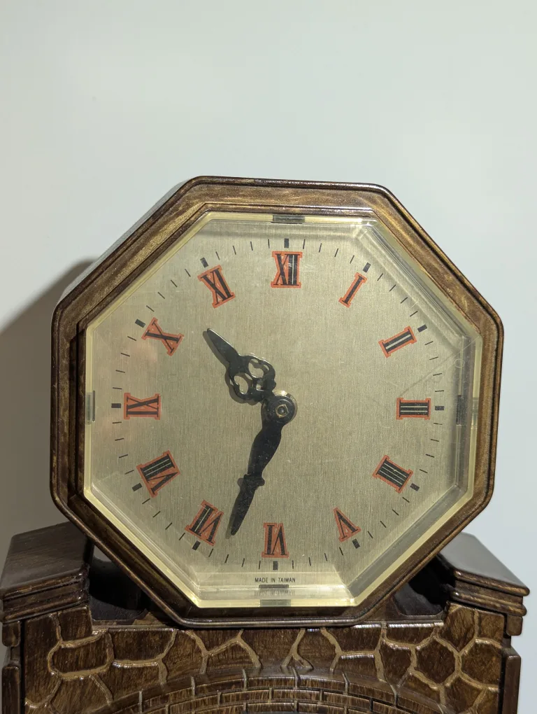 Vintage motion Fireplace Mantel Clock - Taiwan image indicator(3)