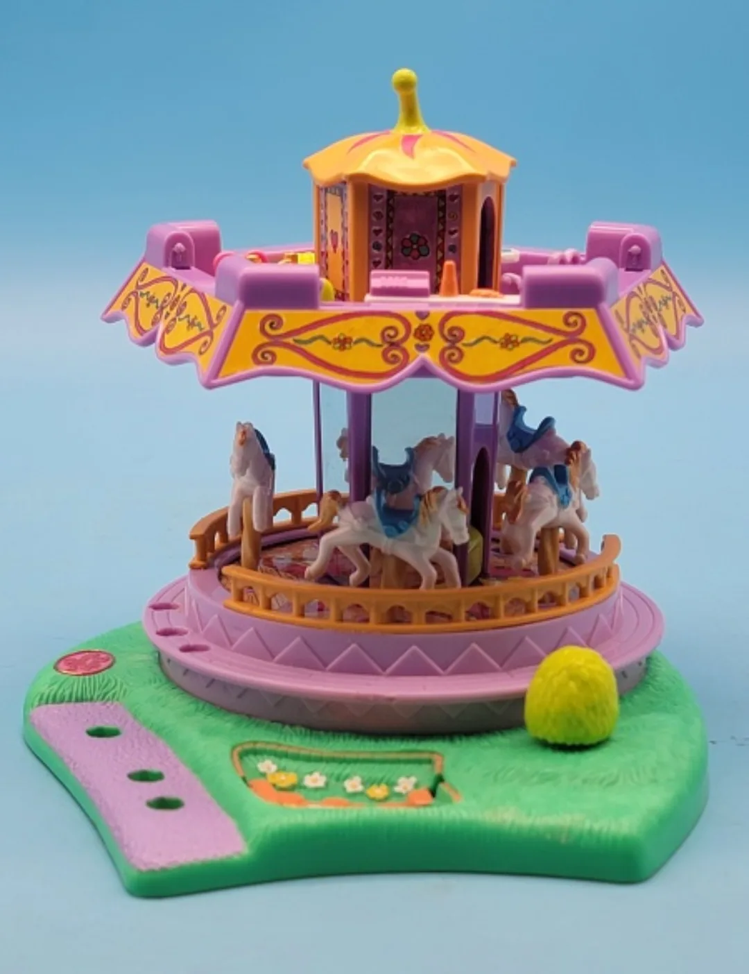 Polly Pocket Carousel Compact Playset image indicator(4)