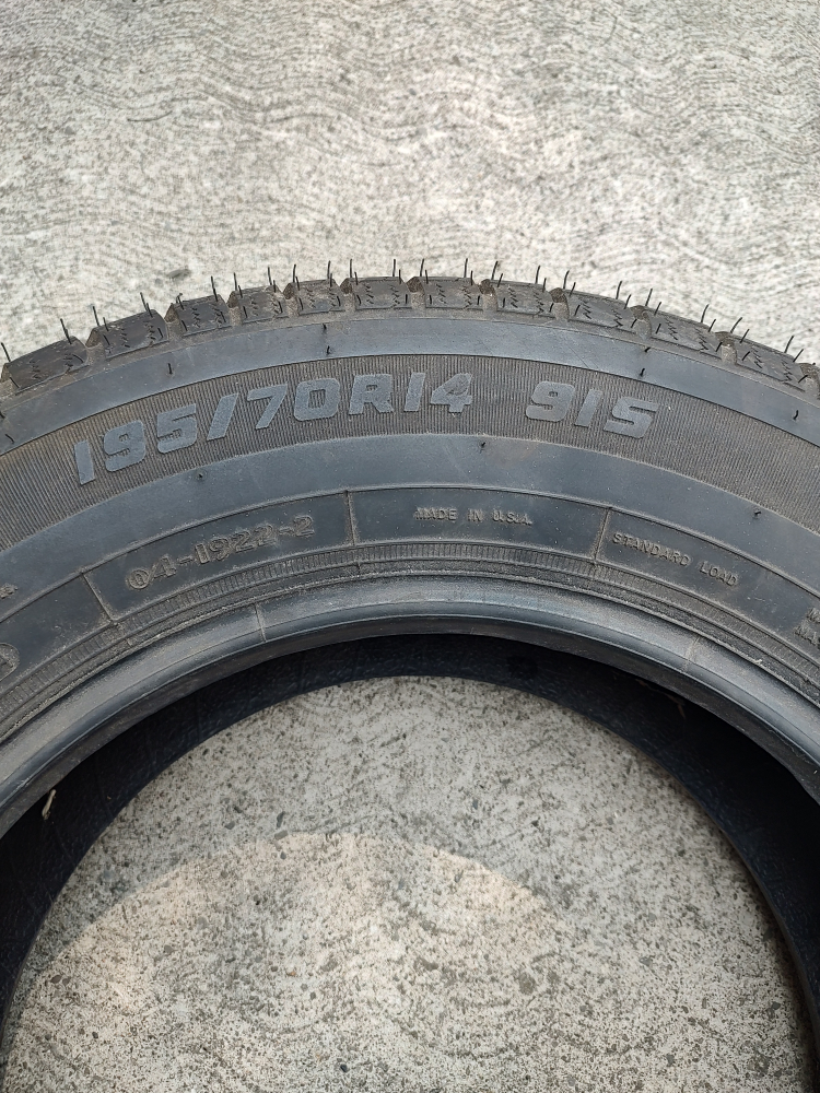 MotoMaster SE All Season Tire 195/70R14 - photo 2