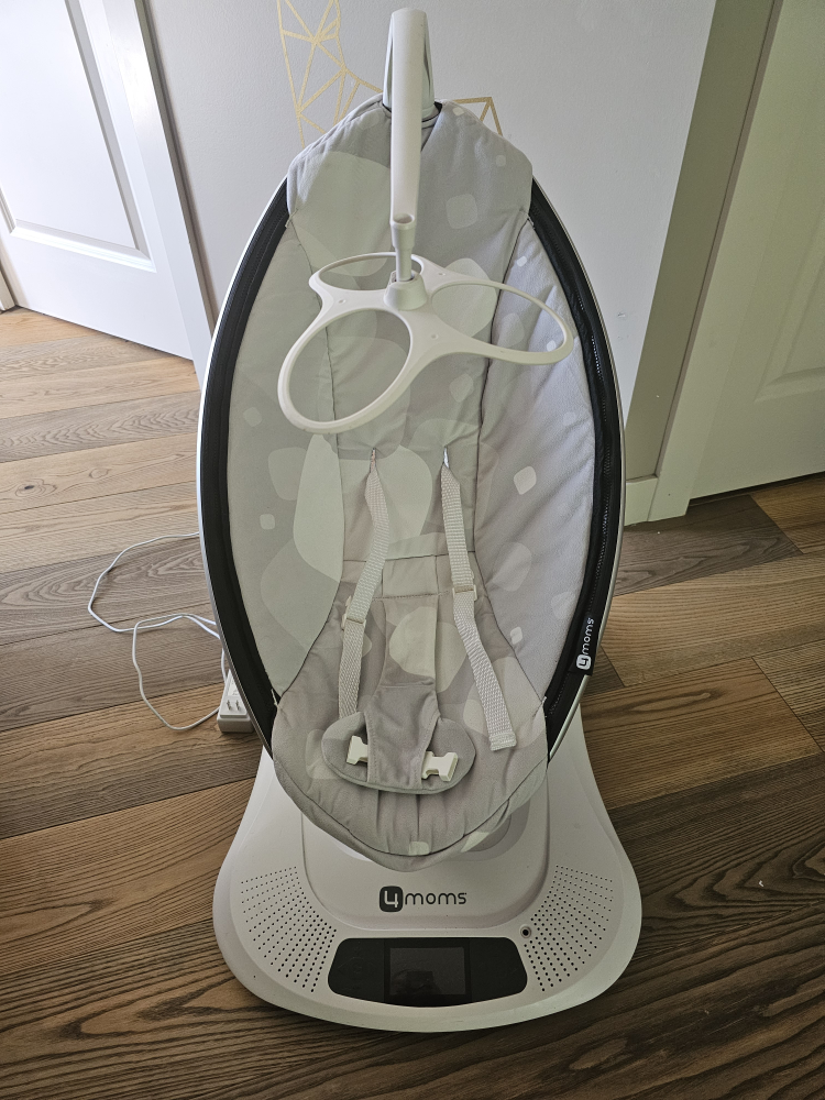 4moms MamaRoo Baby Swing - Great Condition - Only $30!