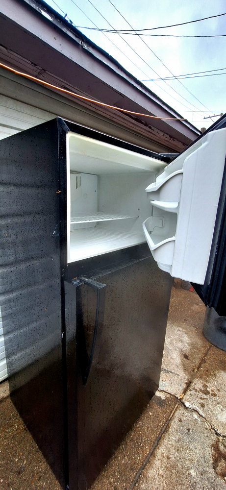 Kenmore Black Refrigerator - photo 5