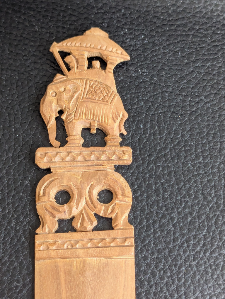 Hand Carved Wooden Bookmark 🥕 - photo 2