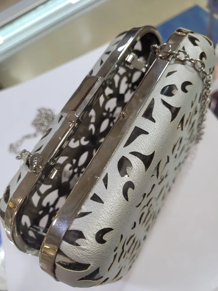 Silver Evening Clutch - Pochette de Soirée image indicator(2)