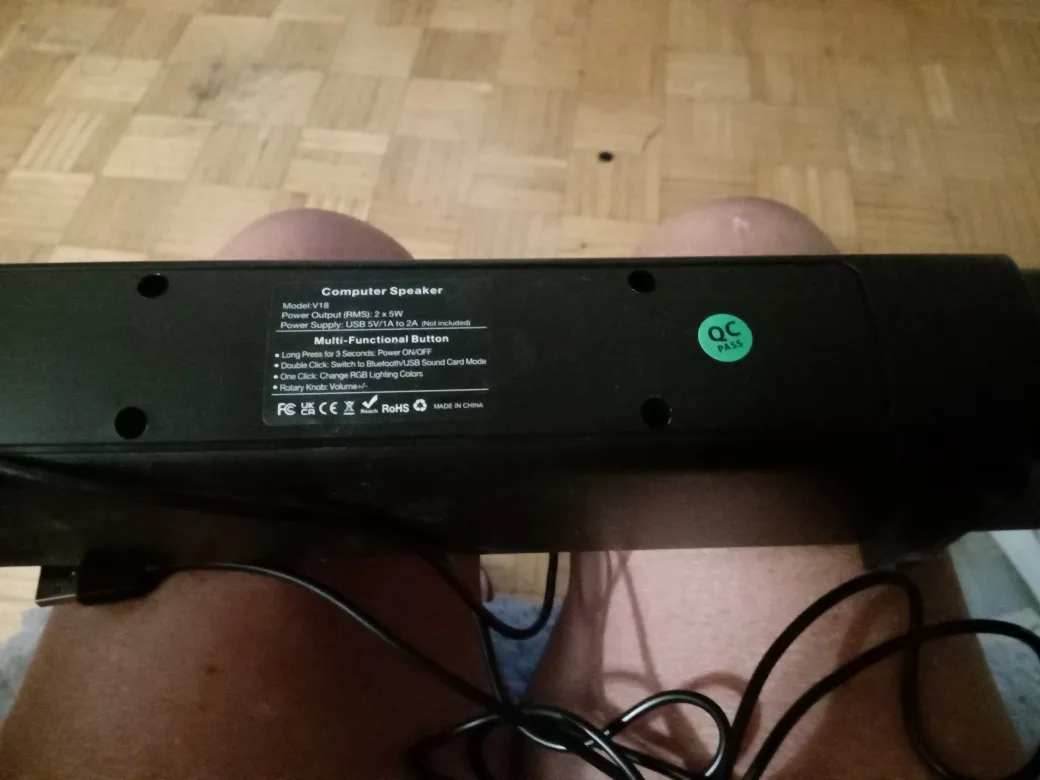 V18 Computer Speaker Soundbar thumbnail