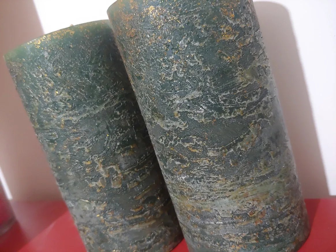 Set of 2 Green Textured Candles image indicator(3)