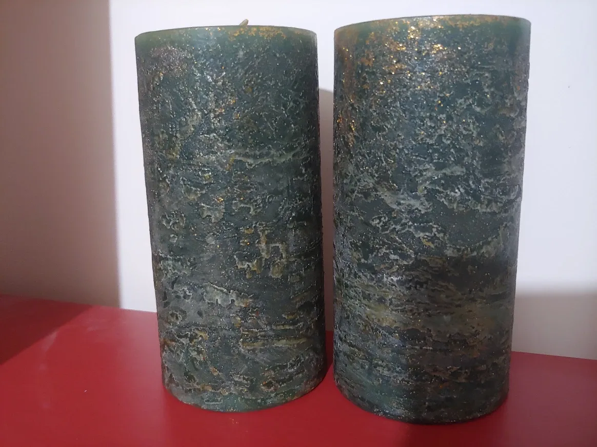 Set of 2 Green Textured Candles image indicator(4)