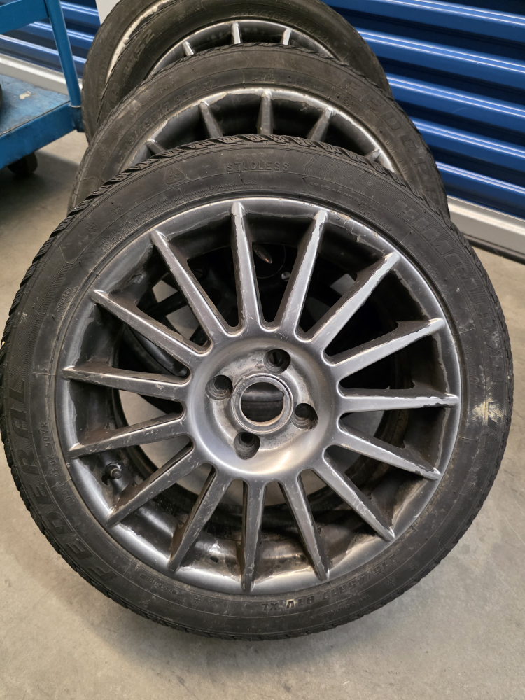 Ford Alloy Rims - photo 4