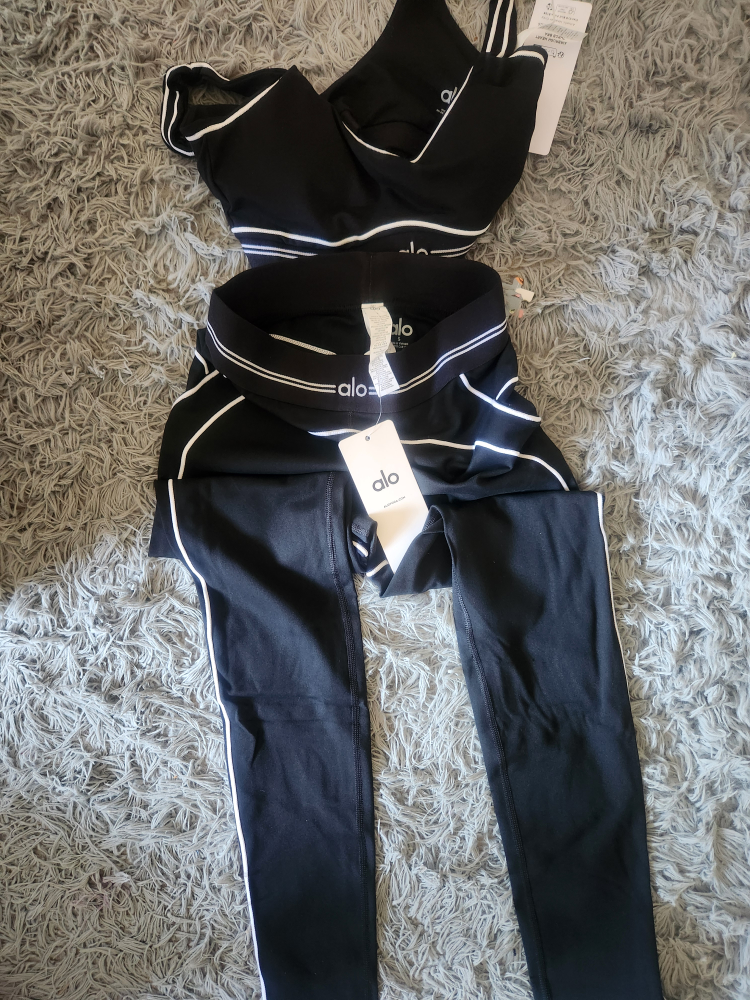 New Alo Yoga Black & White Set - photo 2
