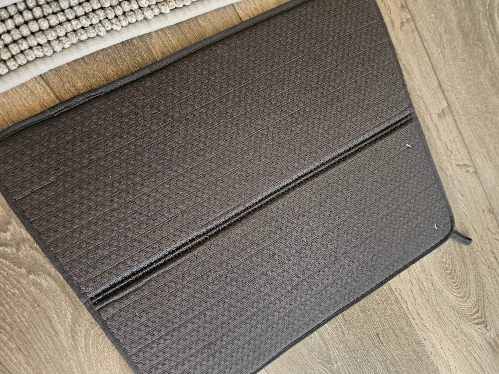 Assorted Home Decor Items image indicator(4)