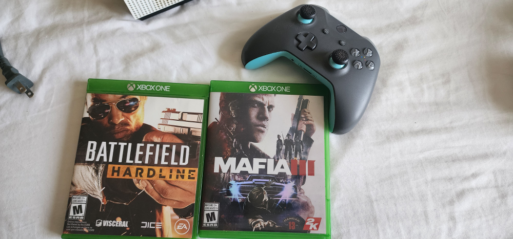 Xbox One S Console with Controller & Games - photo 2