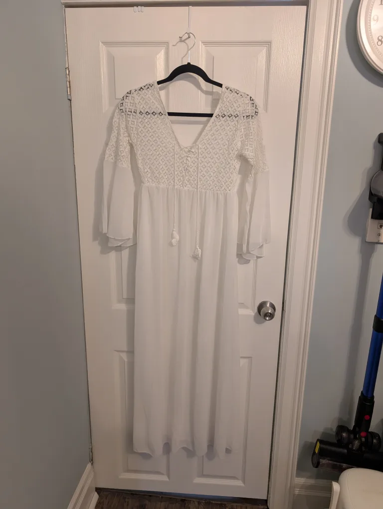 White Lace Maxi Dress/Beach cover thumbnail