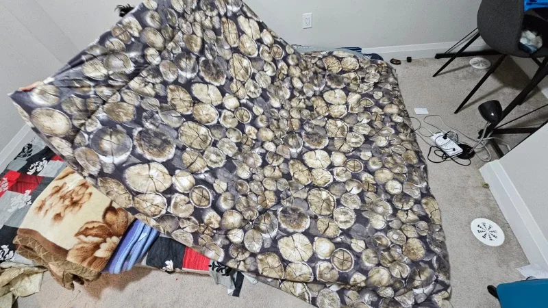 Wood Slice Pattern Comforter thumbnail