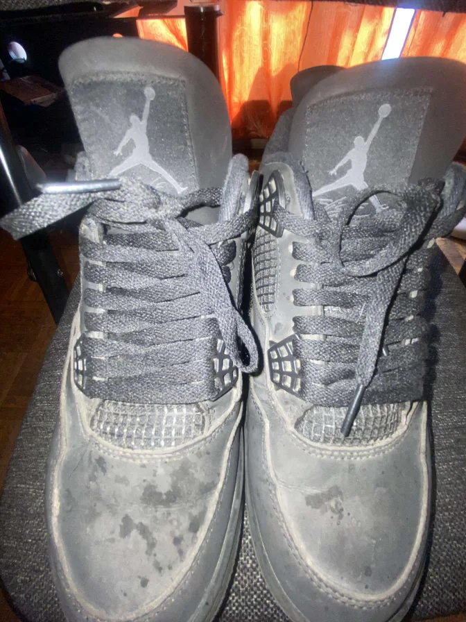 Jordan 4 Retro Black Cat Shoes creased image indicator(2)